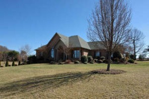 Home with spacious front yard